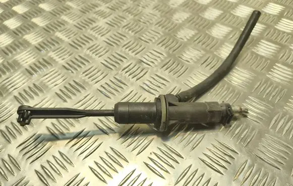 Dacia Duster Clutch master cylinder 62004240048