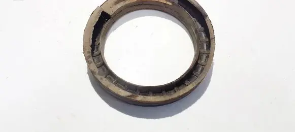 Volvo V70 Front coil spring rubber mount 9157503