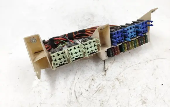 BMW X5 E53 Fuse module 61138383720