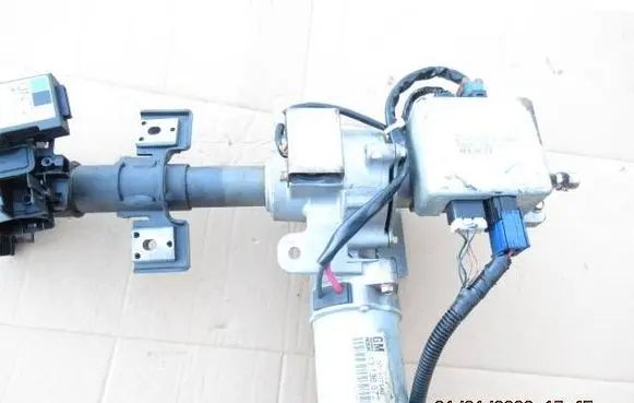 Opel Corsa C Steering wheel axle 13136672 EA2CEC0042 Q1T17775MZZ
