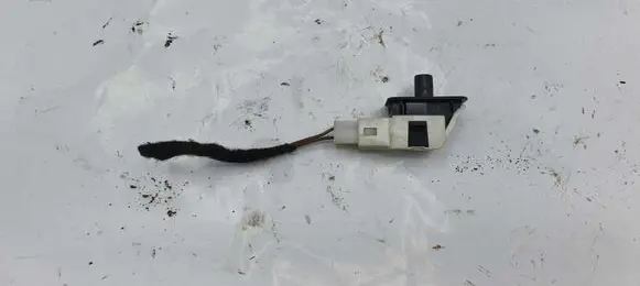 Mercedes-Benz E W211 Front door sensor 2028209410