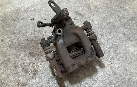 Skoda Yeti (5L) Rear brake caliper