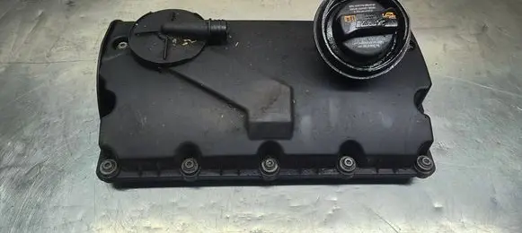 Volkswagen Golf V Rocker cam cover 038103469AD