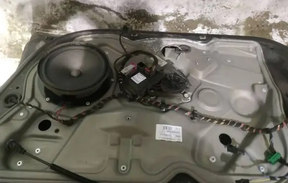 Skoda Octavia Mk2 (1Z) Sliding door window regulator with motor 1z1837656m