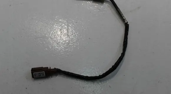 Volkswagen Touareg III Exhaust gas temperature sensor 4M0906088A