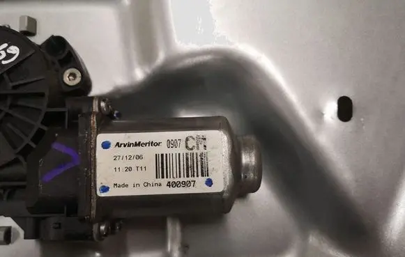 Hyundai Santa Fe Front door window regulator with motor 2601221 824702B050WKS4 400907