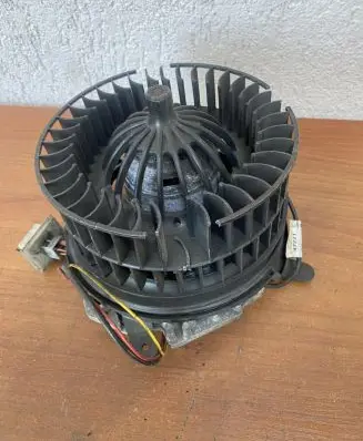 Mercedes-Benz E W210 Air conditioning (A/C) fan (condenser) A2108211551 E985