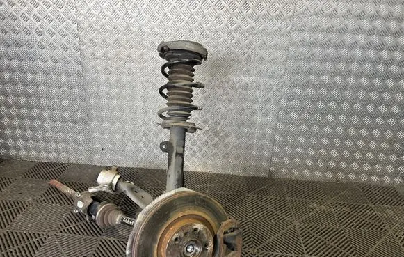 BMW X1 F48 F49 Front wheel hub 7646908 6861692 6876646