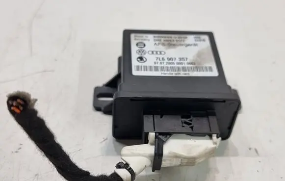 Volkswagen Touareg I Light module LCM 7L6907357