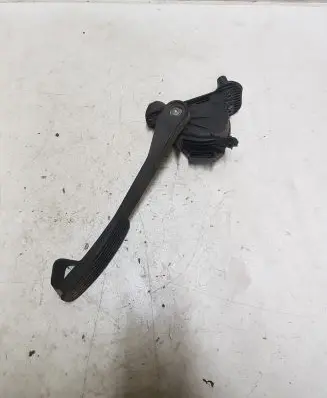 Volvo V70 Accelerator throttle pedal 30636004