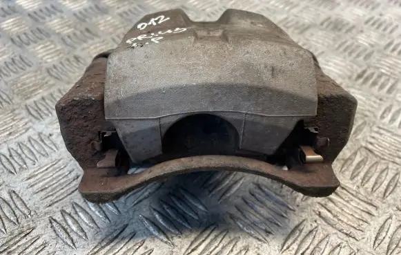 Toyota Prius (XW30) Front brake caliper