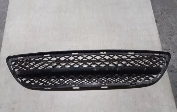 BMW 3 E90 E91 Front bumper lower grill 7154556