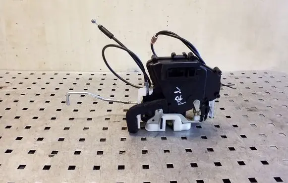 Subaru Forester SH Front door lock 100218