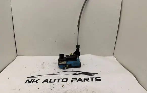 Volvo V70 Front door lock 30663042