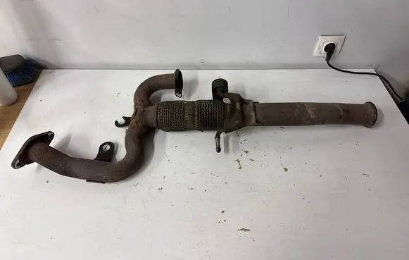 Chrysler Pacifica Muffler pipe connector clamp 