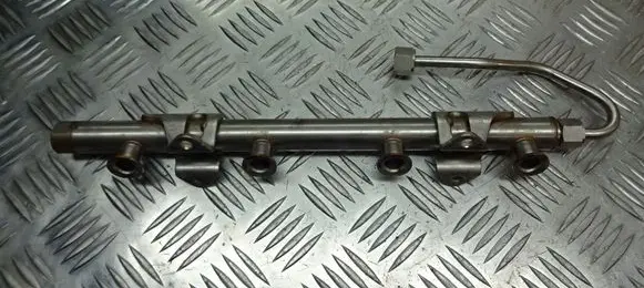Volkswagen Jetta VI Fuel main line pipe 04E133320D