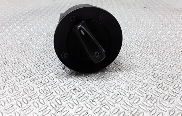 Volkswagen Golf IV Light switch 1C0941531