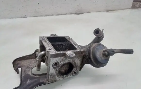 Audi A6 S6 C6 4F EGR valve 059131063B