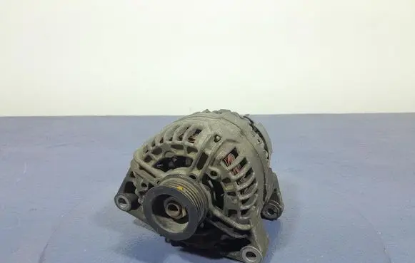 Opel Corsa D Generator/alternator 13222931