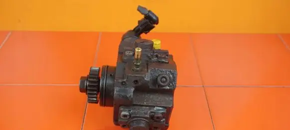 Renault Master III Fuel injection high pressure pump 0445010250 M9T870