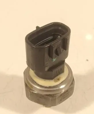 Toyota Avensis T270 Oil pressure sensor 8352060060 60060 8141
