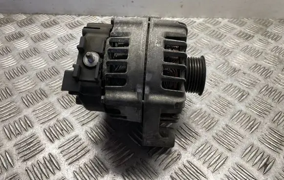 BMW 1 E81 E87 Generator/alternator 7802261