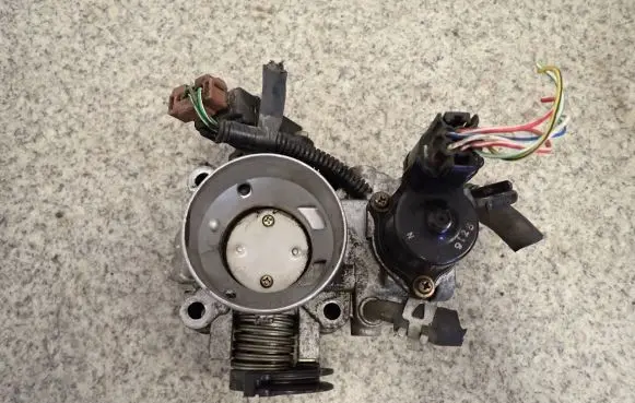 Mitsubishi Space Star Throttle body valve 