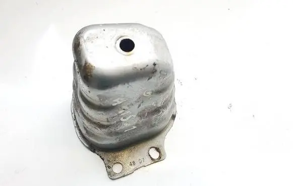 Nissan Note (E11) Rear bumper mounting bracket 