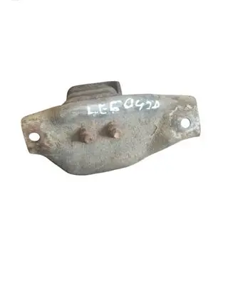 Engine mount bracket
