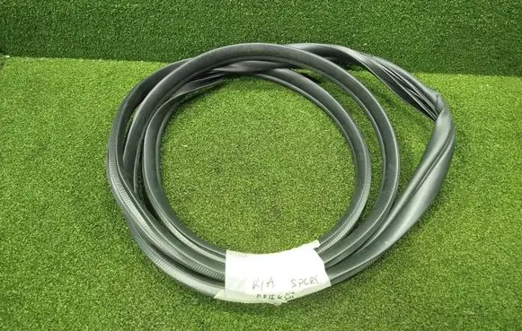 KIA Sportage Front door rubber seal 
