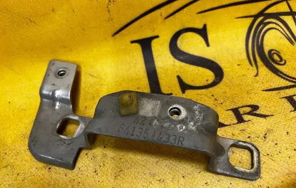 Renault Megane IV Fender mounting bracket 641351433R