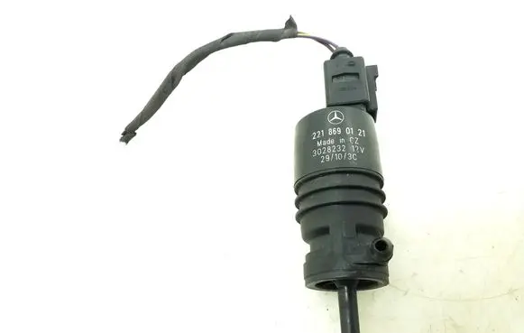 Mercedes-Benz E C207 W207 Windscreen/windshield washer pump A2218690121