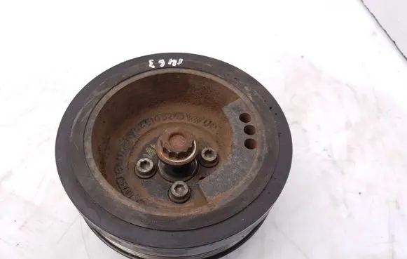 Volkswagen Fox Crankshaft pulley 045105243