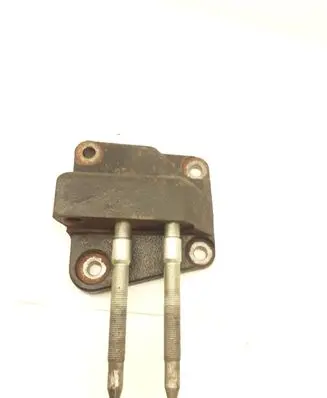 Honda FR-V Engine mounting bracket