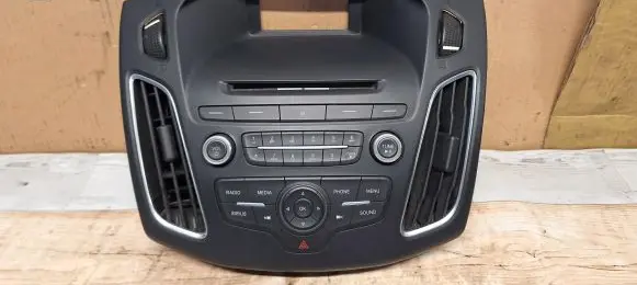 Ford Focus Head unit multimedia control F1ET18K811KD F1EB18835