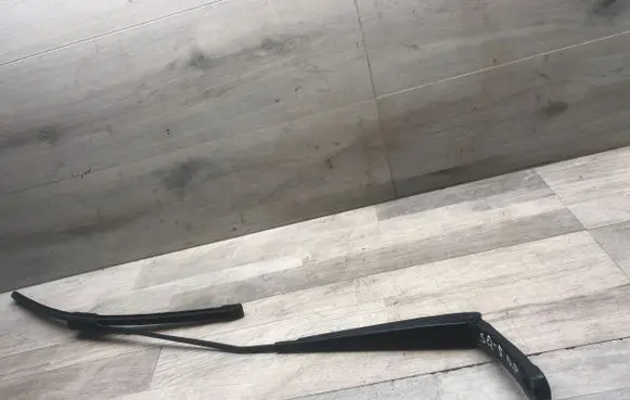 Audi Q5 SQ5 Front wiper blade arm 8R1955408B