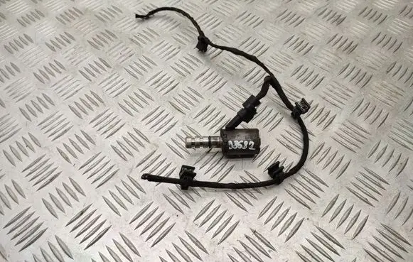 Skoda Octavia Mk3 (5E) Oil pressure sensor 04L906455B