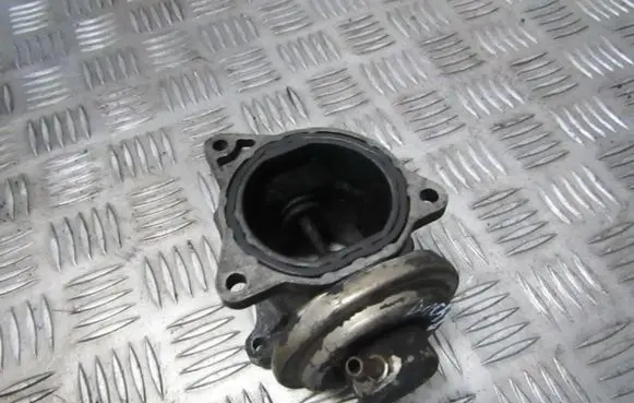 Skoda Octavia Mk2 (1Z) EGR valve 038131501AN 038129637D