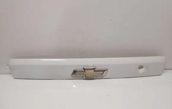 Chevrolet Captiva Trunk door license plate light bar 20921280