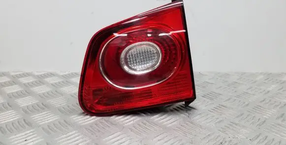 Volkswagen Tiguan Tailgate rear/tail lights 5N0945094B