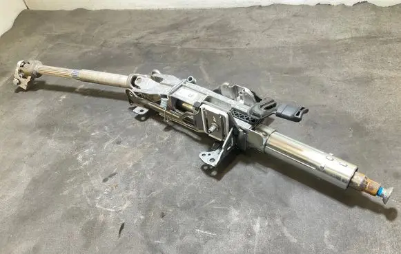 Steering wheel axle set