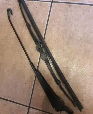 Ford Escort Rear wiper blade arm 91AG17526W2B