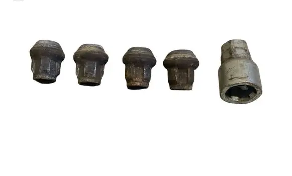 KIA Sorento Anti-theft wheel nuts and lock 