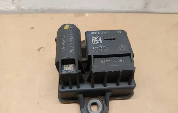 Mercedes-Benz C W204 Glow plug pre-heat relay A6519000900