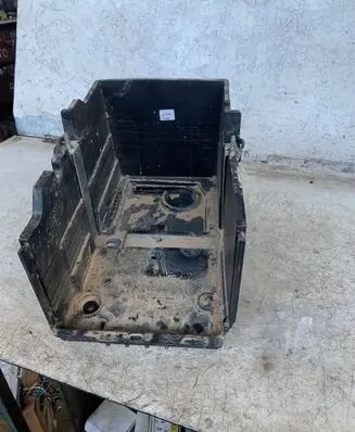 Ford C-MAX II Battery box tray 