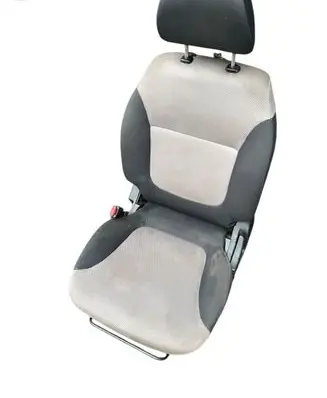Mitsubishi L200 Front driver seat 