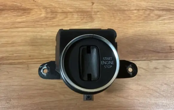 Volkswagen Touareg II Ignition lock 7P6905843E 33305201