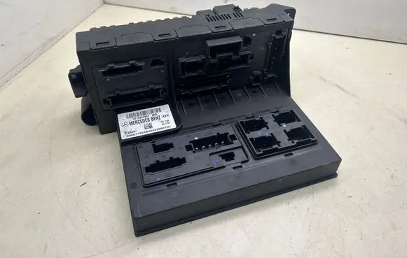 Mercedes-Benz E W211 SAM control unit 2115453901 002165A8204420001D