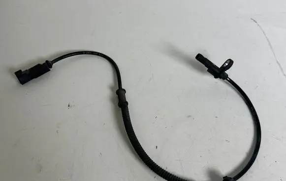 Ford Mustang V ABS rear brake sensor DR332C190AA