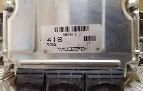 Volvo S40, V40 Engine control unit/module 0281011087 8200233343 30630418